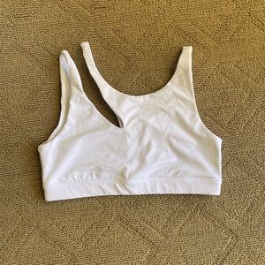 Alo Yoga peak bra - white